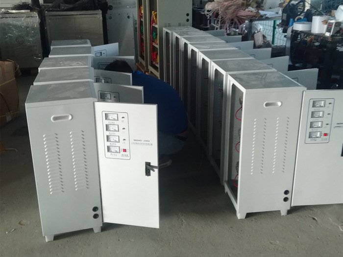 全自動(dòng)SVC TNS-6KVA三相交流電源穩(wěn)壓器6KW